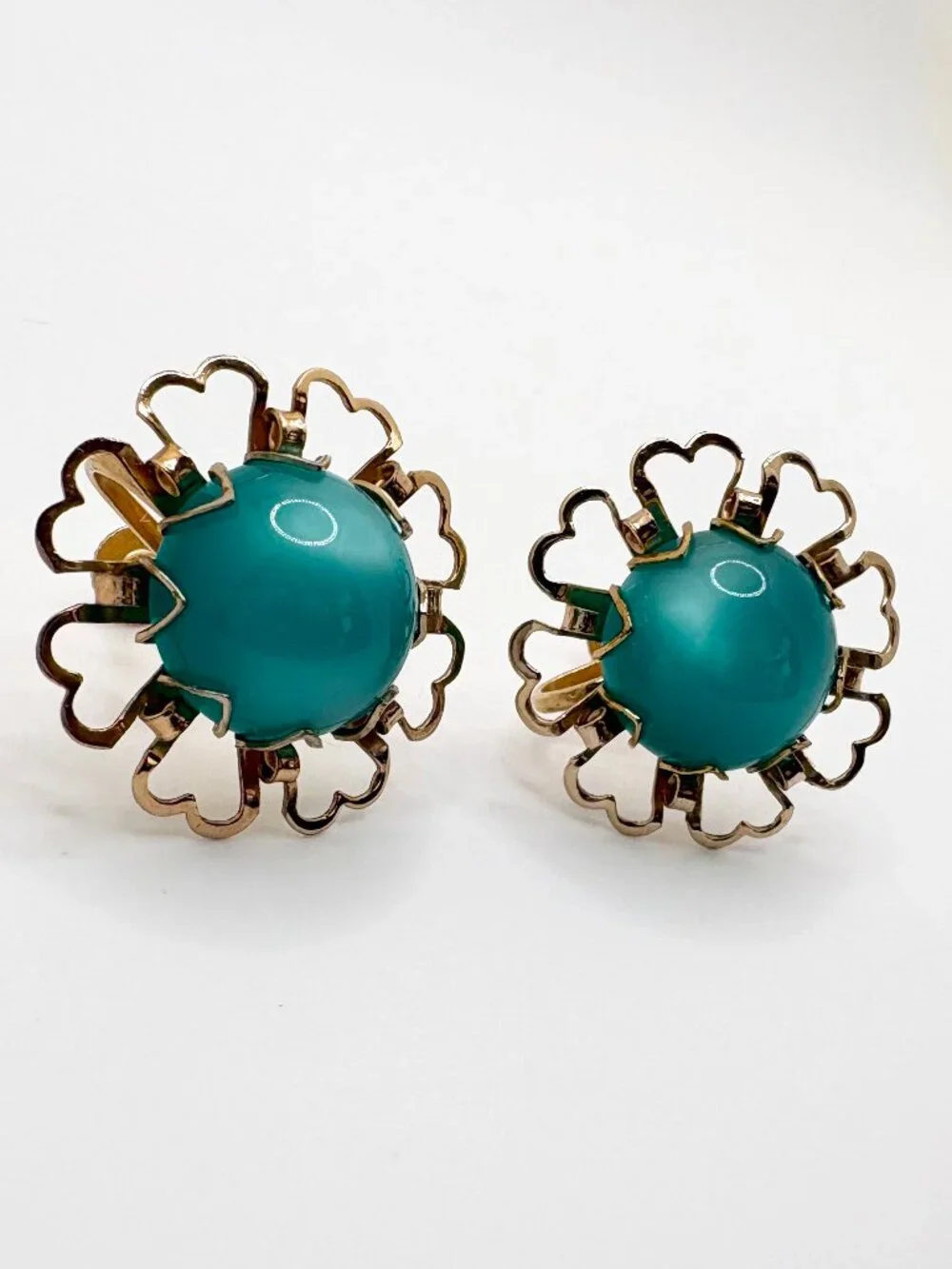 Vintage 1950s Turquoise Moonglow Lucite Earrings Gold Tone Floral Screw Back - Picture 1 of 4
